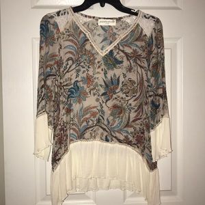 Boutique long sleeve flowy top